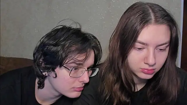 Snapshot of muuur_fam chatting on December 2025 07:15:02 PM muuur fam online show from December 2025 07:15:02 PM