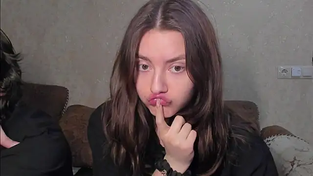 Snapshot of muuur_fam chatting on December 2025 08:36:01 PM muuur fam online show from December 2025 08:36:01 PM