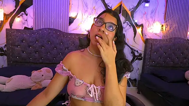 GiaCutee online show from April 2026 03:13:02 AM