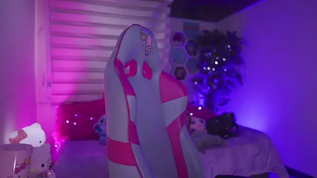  chloe moons  online show from November 2025 09:40:01 PM