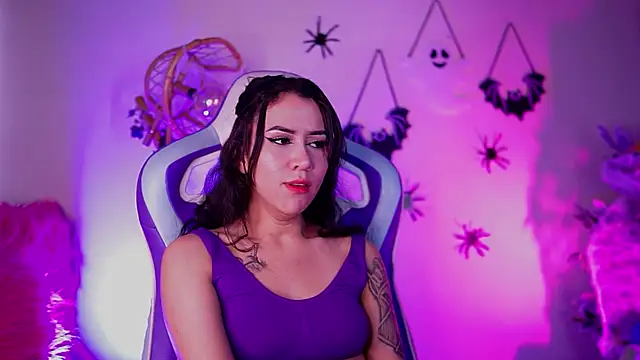  chloe moons  online show from October 2025 09:26:02 PM