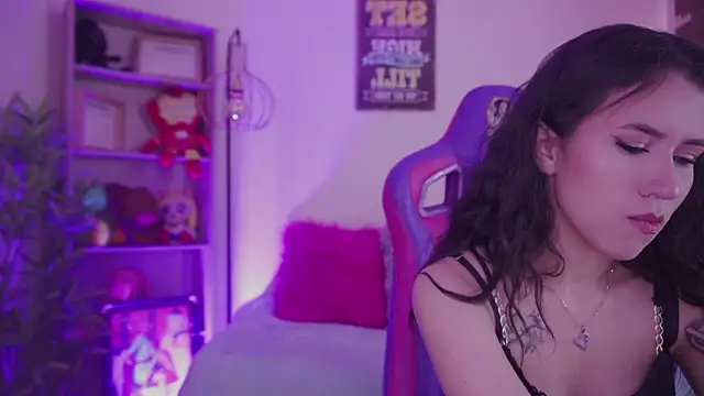  chloe moons  online show from February 2026 07:41:02 PM