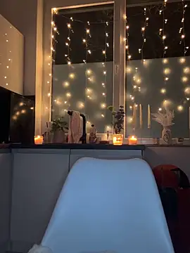 lisapeperoni online show from February 2026 10:54:01 PM