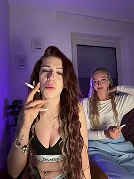 lisapeperoni online show from June 2026 09:25:02 PM