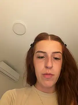 lisapeperoni online show from July 2026 11:22:01 PM