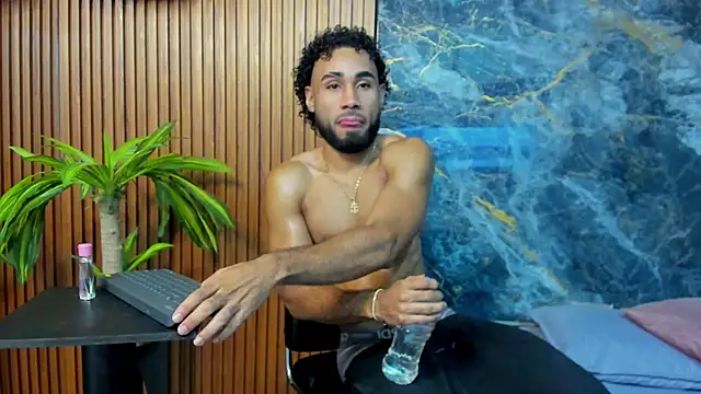 luca flame online show from October 2025 01:07:02 AM