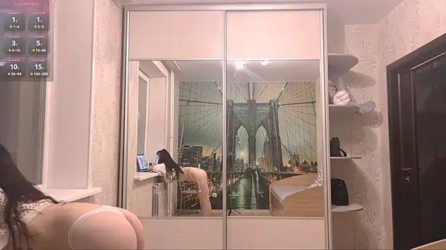 TianaWidell online show from November 2025 01:36:02 PM