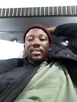 BlackGoldenDck online show from November 2025 08:24:01 PM