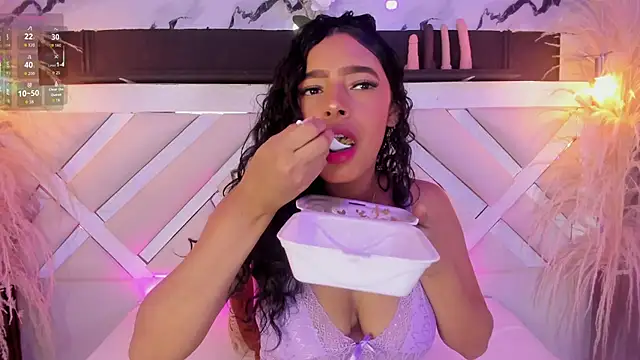 Zoe-Johnson  online show from April 2026 09:43:01 PM