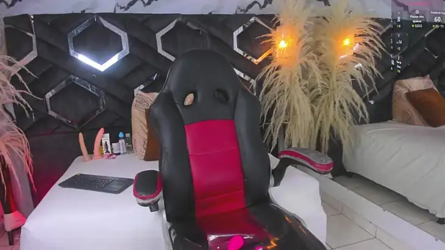 Zoe-Johnson  online show from December 2025 09:42:01 PM