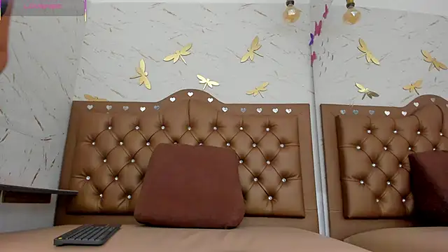 Zoe-Johnson  online show from September 2025 09:43:02 PM