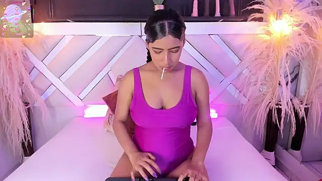 Zoe-Johnson  online show from May 2026 09:40:02 PM