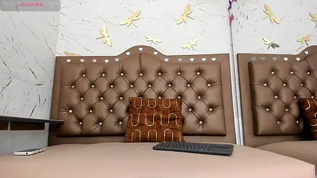 Zoe-Johnson  online show from September 2025 09:54:02 PM