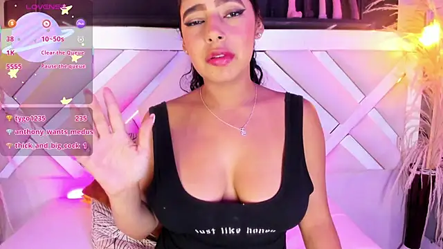 Zoe-Johnson  online show from June 2026 01:28:02 AM