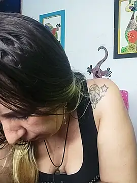 isabella lovem online show from November 2025 12:31:01 PM