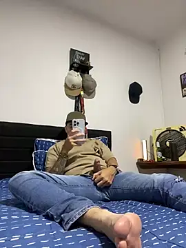 Jaguer2213 online show from November 2025 04:19:02 AM