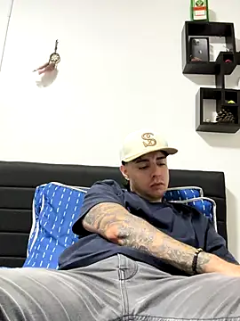 Jaguer2213 online show from September 2025 02:40:02 AM