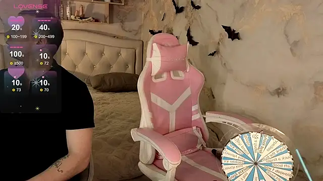 Crystal-Nuts online show from December 2025 02:10:02 AM