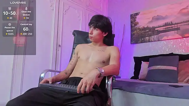 Snapshot of Tyler_durten chatting on July 2026 01:35:02 AM Tyler durten online show from July 2026 01:35:02 AM