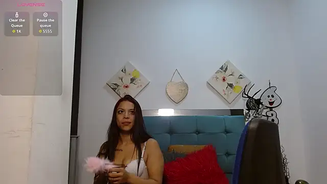 Sara f W online show from November 2025 12:17:01 AM