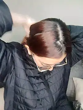 AnnieSparkle online show from October 2025 12:03:01 AM