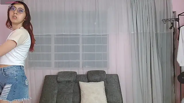 Snapshot of AnnieSparkle chatting on July 2026 12:06:01 AM AnnieSparkle online show from July 2026 12:06:01 AM