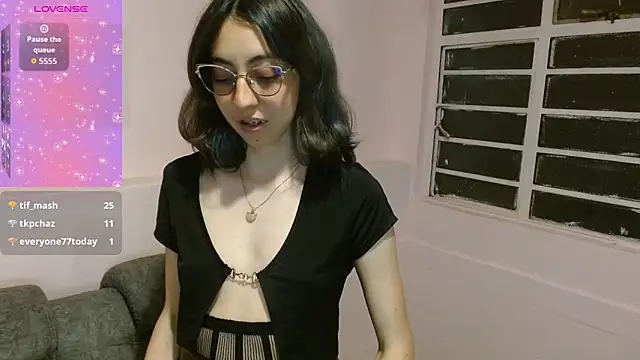 AnnieSparkle online show from November 2025 11:42:01 PM