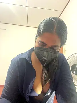 Choco Chuby online show from November 2025 11:22:02 AM