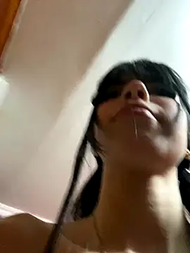 valentinagomez17 online show from October 2025 04:44:01 AM