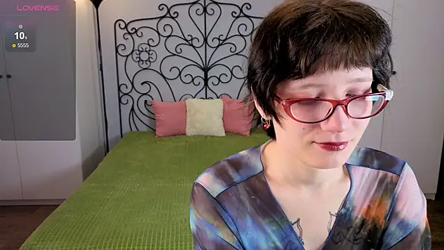 oliviafairy1 online show from October 2025 02:51:02 PM