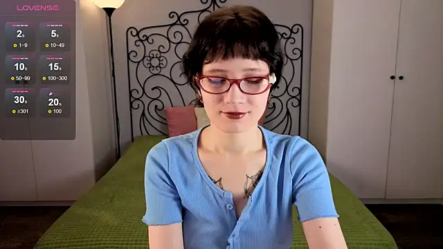 oliviafairy1 online show from October 2025 03:57:01 PM