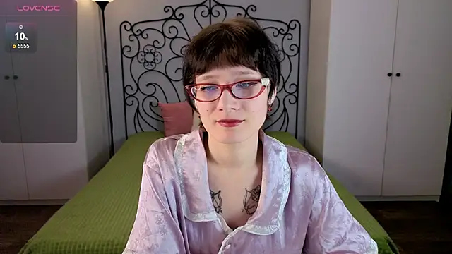 oliviafairy1 online show from October 2025 04:53:02 PM