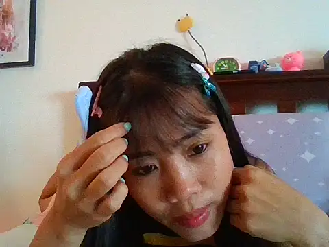 Snapshot of AnnewithanE chatting on October 2025 04:37:02 AM AnnewithanE online show from October 2025 04:37:02 AM