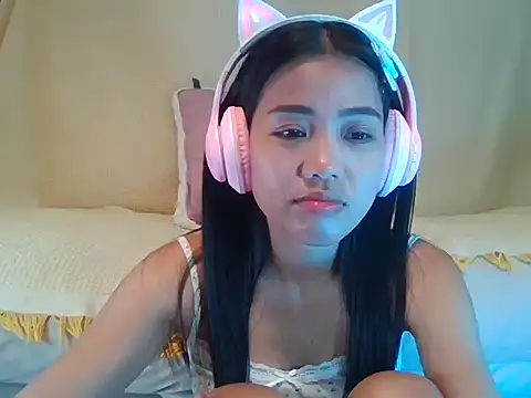 Snapshot of AnnewithanE chatting on September 2025 04:06:01 AM AnnewithanE online show from September 2025 04:06:01 AM