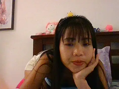 Snapshot of AnnewithanE chatting on October 2025 11:53:02 AM AnnewithanE online show from October 2025 11:53:02 AM