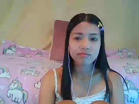 Snapshot of AnnewithanE chatting on October 2025 03:29:02 AM AnnewithanE online show from October 2025 03:29:02 AM