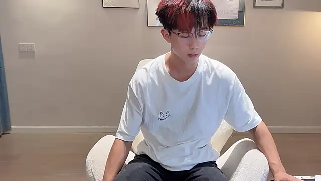 Snapshot of STxuguanhan chatting on September 2025 10:26:01 PM STxuguanhan online show from September 2025 10:26:01 PM