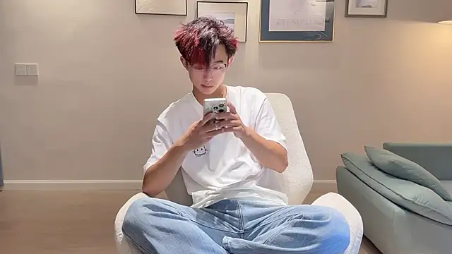 Snapshot of STxuguanhan chatting on October 2025 01:34:01 PM STxuguanhan online show from October 2025 01:34:01 PM