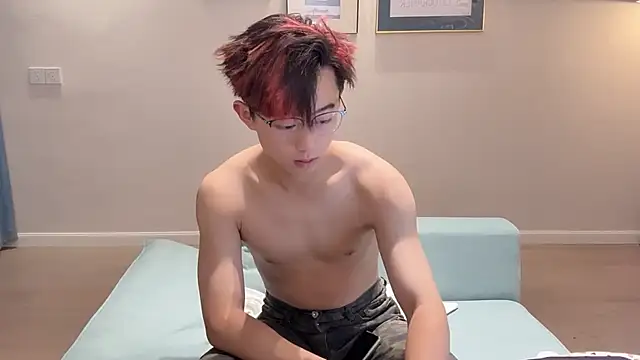 Snapshot of STxuguanhan chatting on October 2025 08:37:02 AM STxuguanhan online show from October 2025 08:37:02 AM