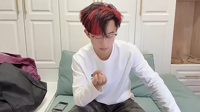 Snapshot of STxuguanhan chatting on October 2025 08:33:01 AM STxuguanhan online show from October 2025 08:33:01 AM