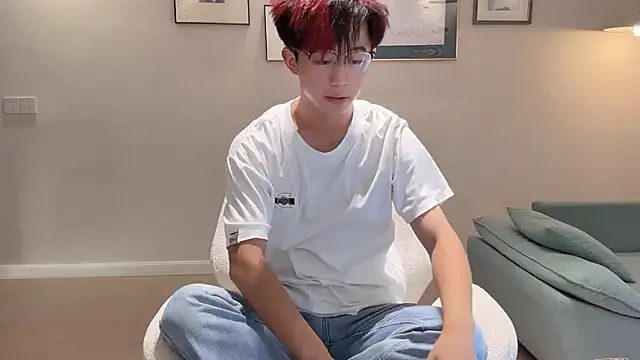 Snapshot of STxuguanhan chatting on October 2025 08:04:02 AM STxuguanhan online show from October 2025 08:04:02 AM