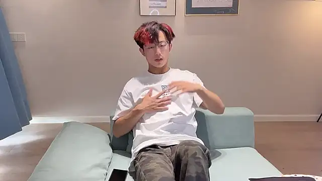 Snapshot of STxuguanhan chatting on October 2025 07:09:01 AM STxuguanhan online show from October 2025 07:09:01 AM