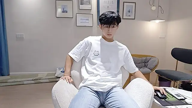 Snapshot of STxuguanhan chatting on September 2025 09:00:01 AM STxuguanhan online show from September 2025 09:00:01 AM