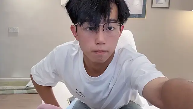 Snapshot of STxuguanhan chatting on September 2025 08:28:01 AM STxuguanhan online show from September 2025 08:28:01 AM