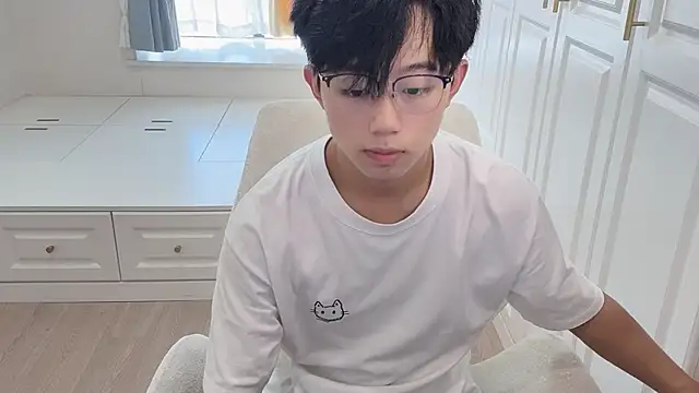 Snapshot of STxuguanhan chatting on September 2025 07:46:01 AM STxuguanhan online show from September 2025 07:46:01 AM