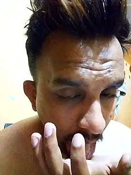 Nihaal17 online show from October 2025 05:25:02 PM