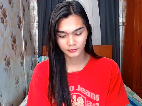 lady in moon online show from October 2025 08:15:02 AM