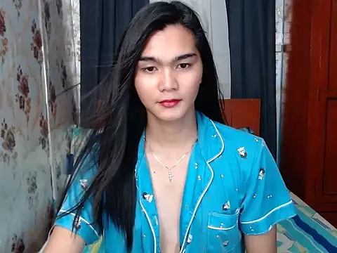 lady in moon online show from October 2025 05:44:01 AM