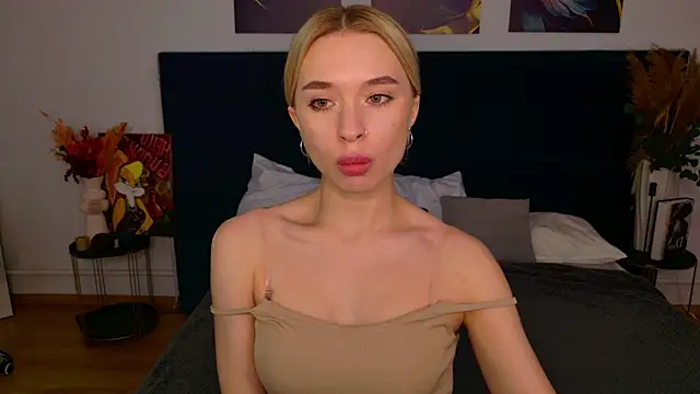 Snapshot of RachelColon chatting on September 2025 10:21:02 AM RachelColon online show from September 2025 10:21:02 AM