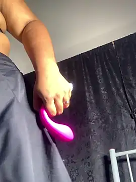 Snapshot of Yera_brown69 chatting on December 2025 02:05:01 AM Yera brown69 online show from December 2025 02:05:01 AM